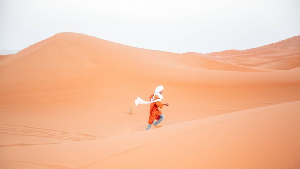 Cosa mettere in valigia per un tour nel deserto del Marocco.
