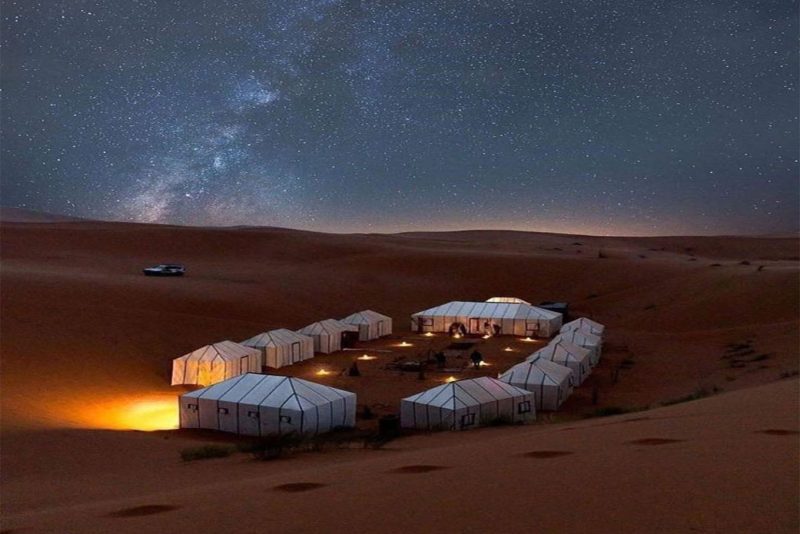 Paseo en camello y noche en el desierto Merzouga en Marruecos